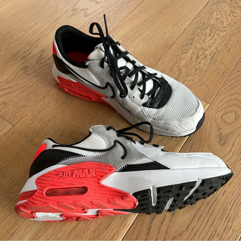 Nike White and Black Athletic Shoes Air Max 90